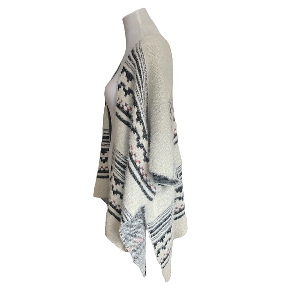 Anthropologie AKEMI + KIN Aztec Shrug Cardigan Poncho Sweater Eyelash Knit O/S - Picture 4 of 13